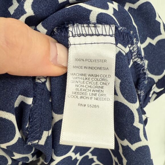 Express Zip Front Blue White Geometric Pattern Blouse Women’s Size Small - Picture 3 of 5